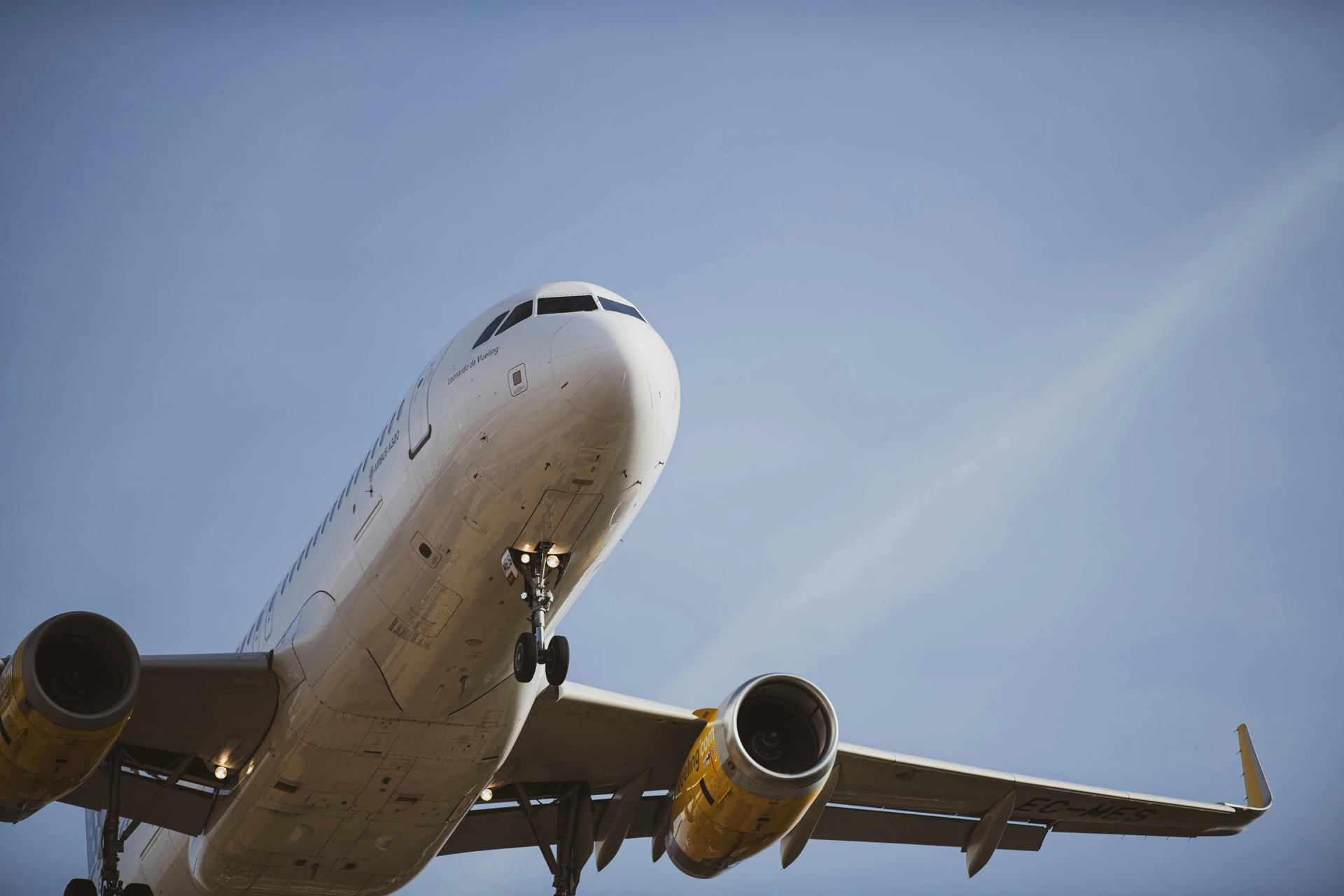 How to Cut Corporate Airfare Costs in 2026